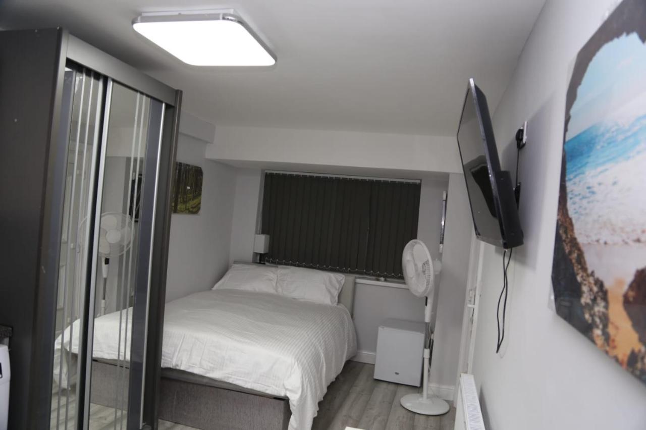 A A Guest Rooms Nightingale Chalet 런던 외부 사진